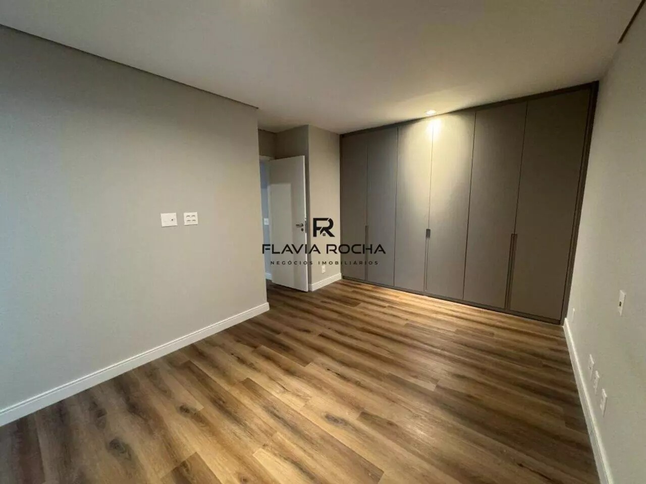 Apartamento para alugar com 2 quartos, 95m² - Foto 13