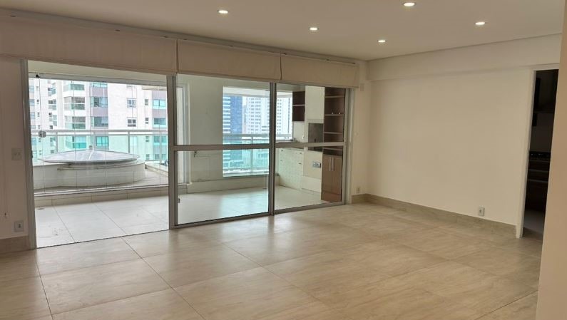 Apartamento para alugar com 3 quartos, 176m² - Foto 1