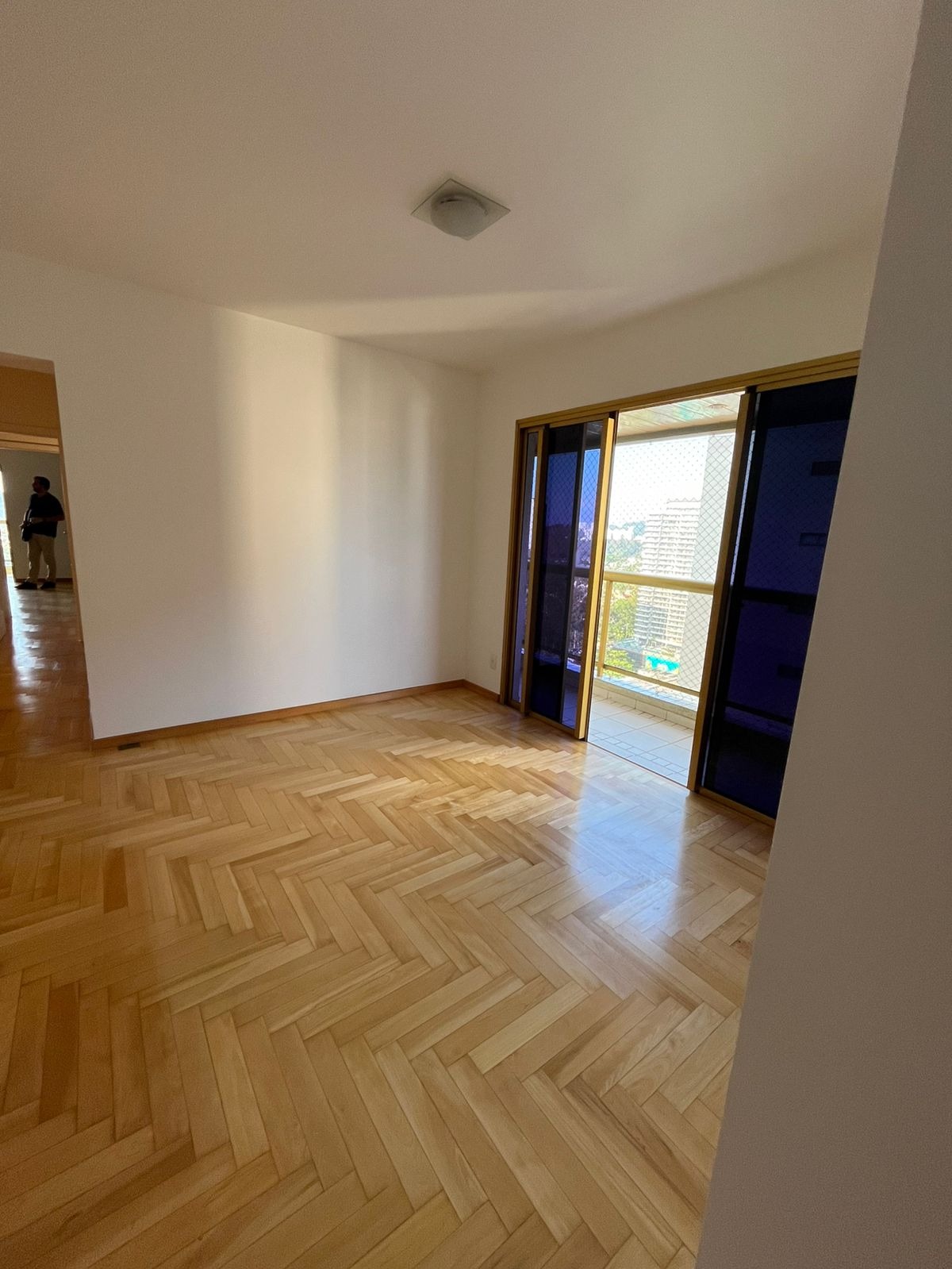 Apartamento para alugar com 3 quartos, 107m² - Foto 7