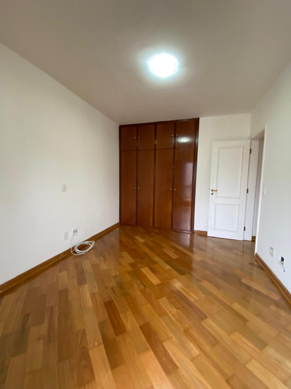 Apartamento para alugar com 3 quartos, 170m² - Foto 15