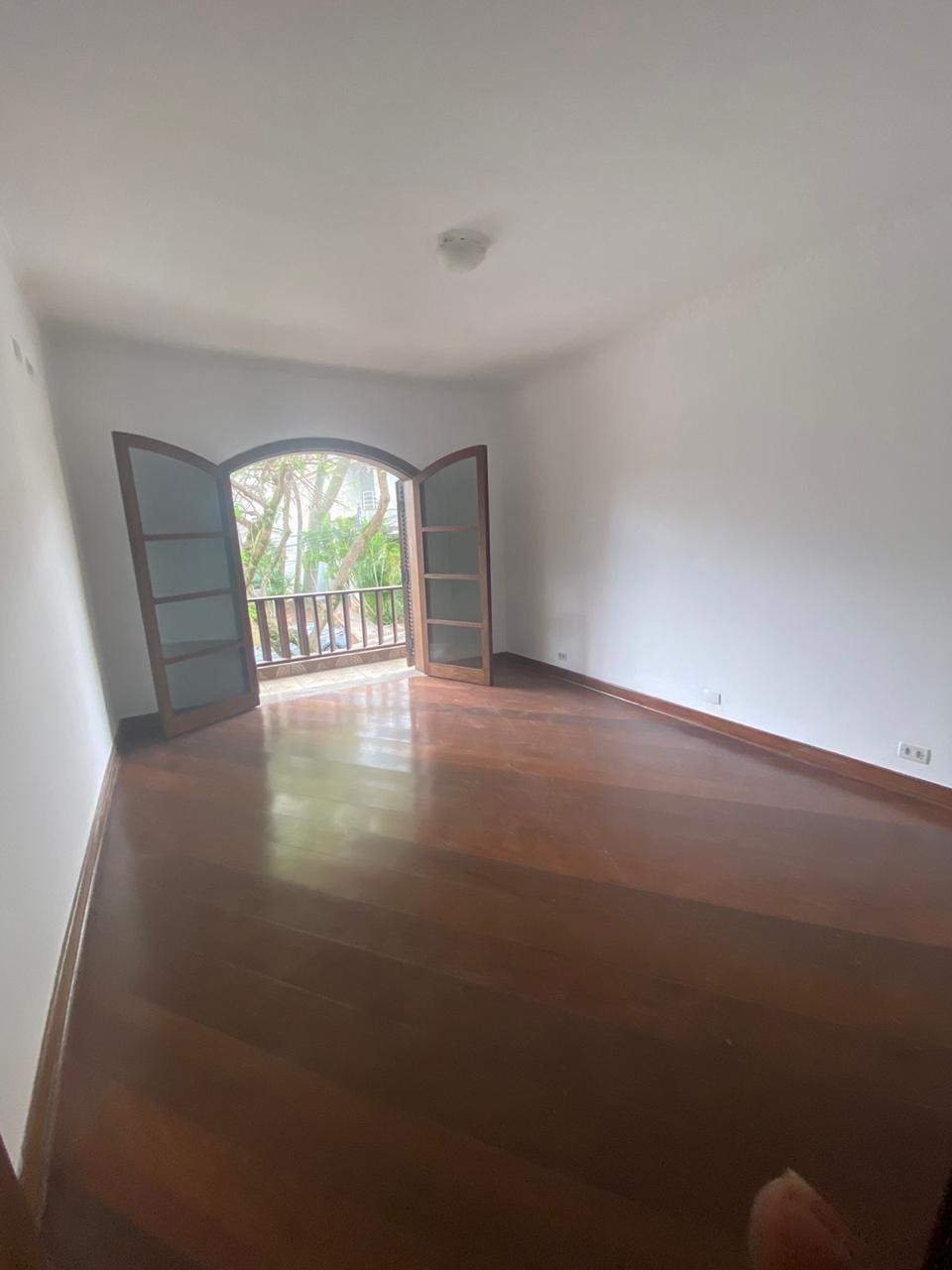 Casa de Condomínio para alugar com 4 quartos, 500m² - Foto 9