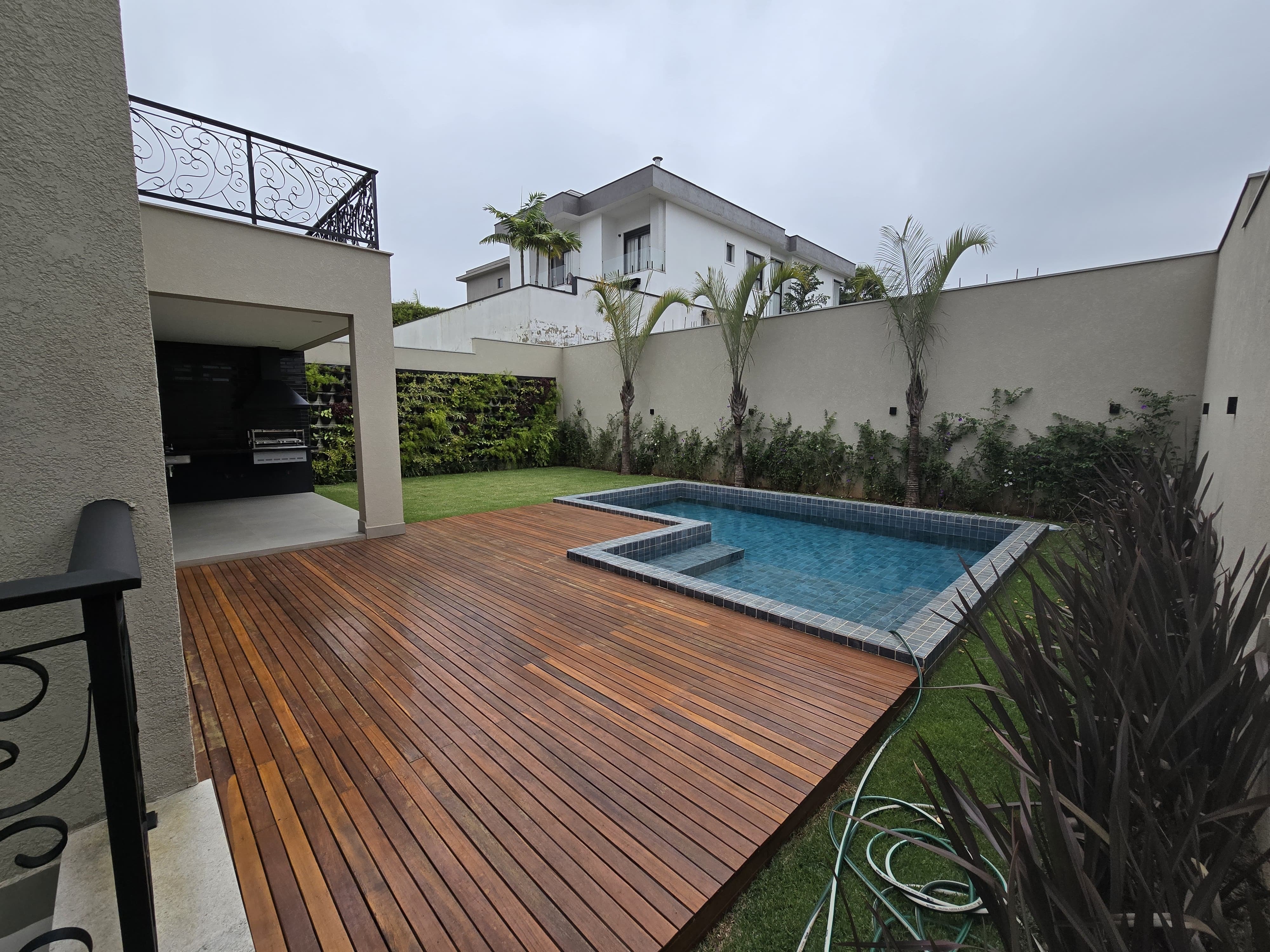 Casa à venda e aluguel com 4 quartos, 372m² - Foto 17