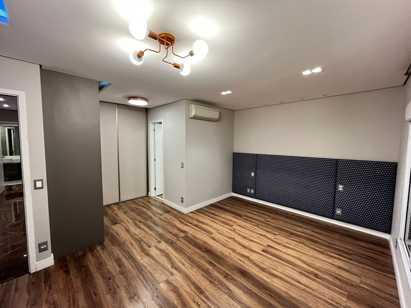 Apartamento à venda com 3 quartos, 220m² - Foto 6