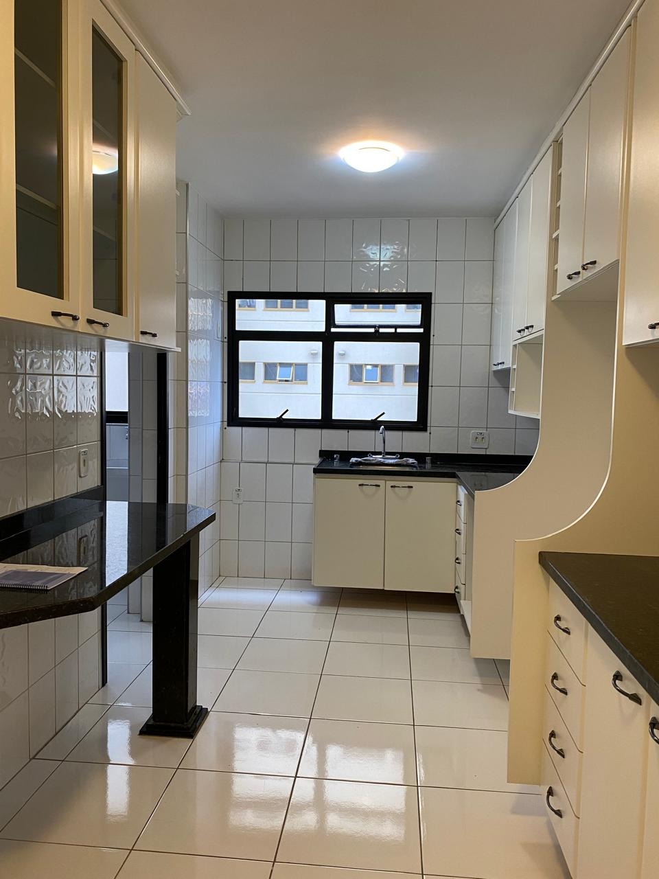 Apartamento para alugar com 3 quartos, 170m² - Foto 6