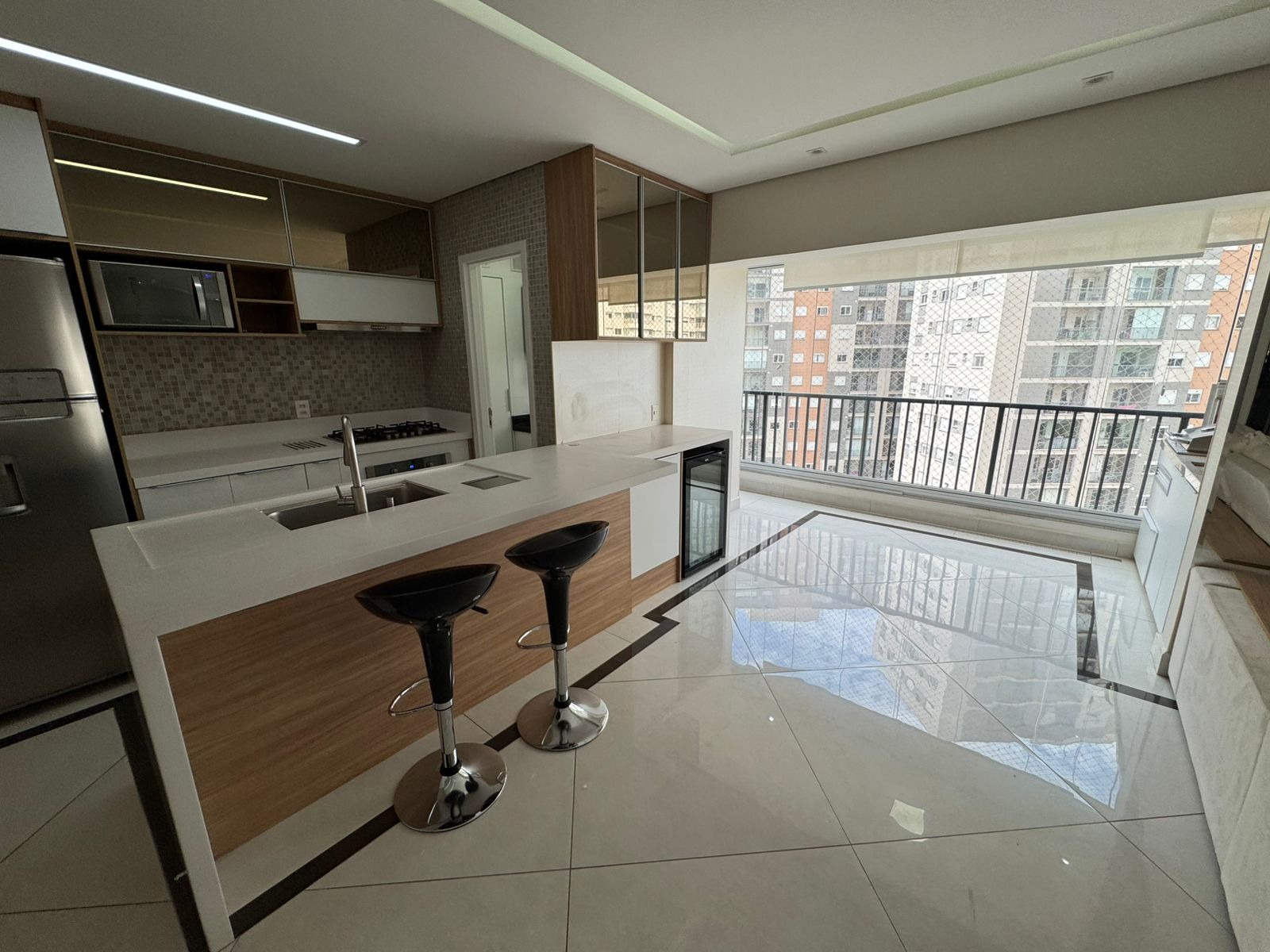 Apartamento para alugar com 3 quartos, 110m² - Foto 13