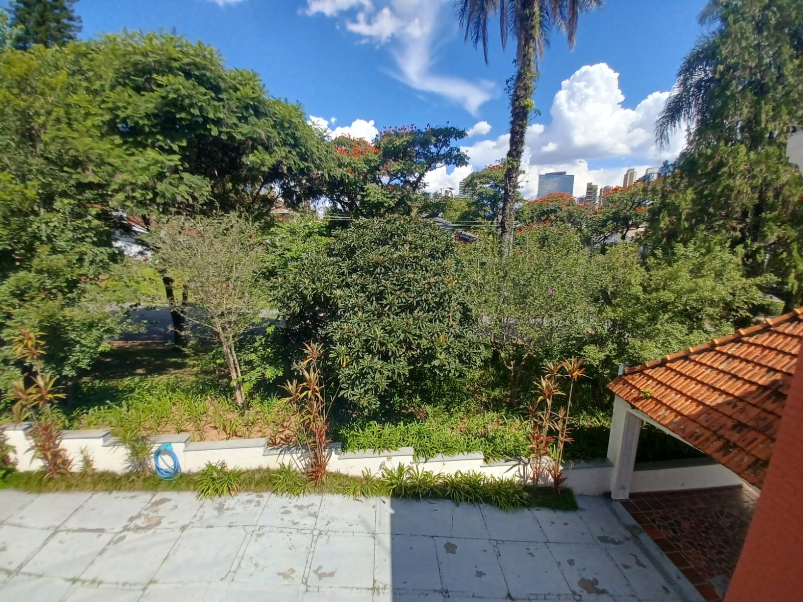 Casa de Condomínio à venda e aluguel com 4 quartos, 350m² - Foto 32