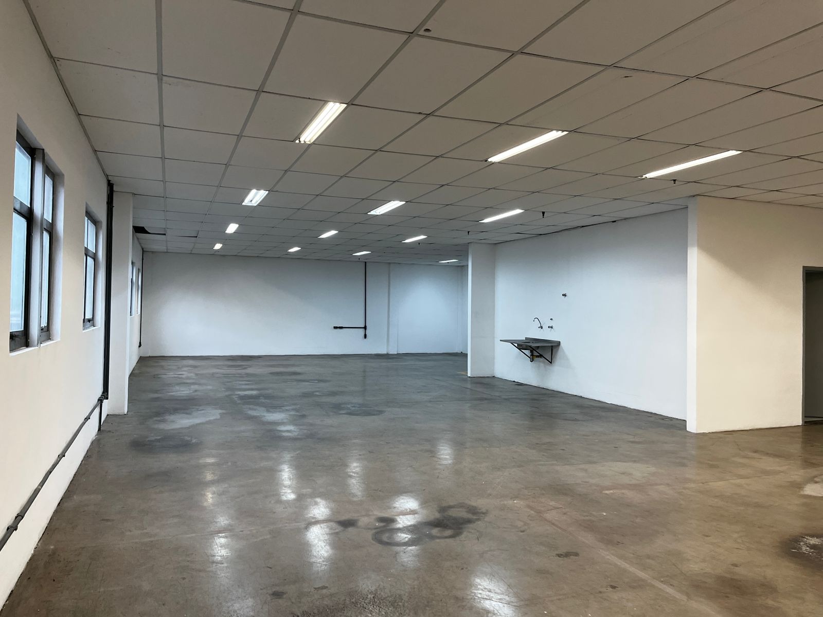 Depósito-Galpão-Armazém para alugar, 1298m² - Foto 16