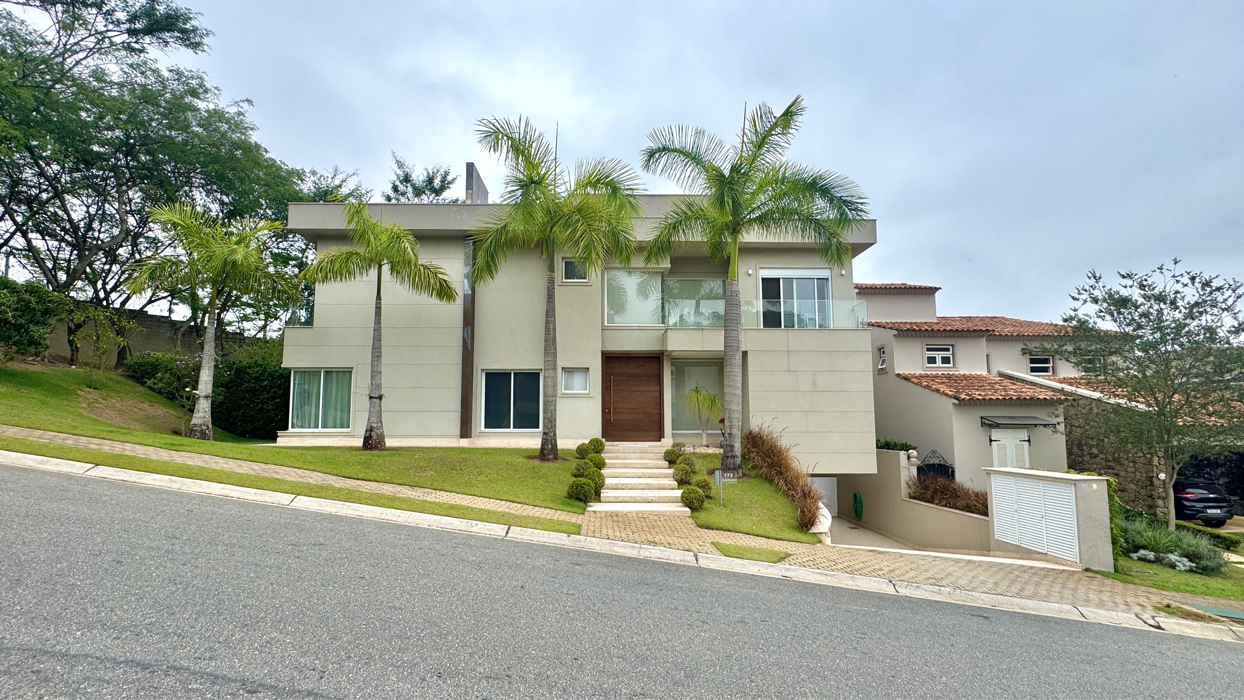 Casa de Condomínio à venda com 4 quartos, 600m² - Foto 1