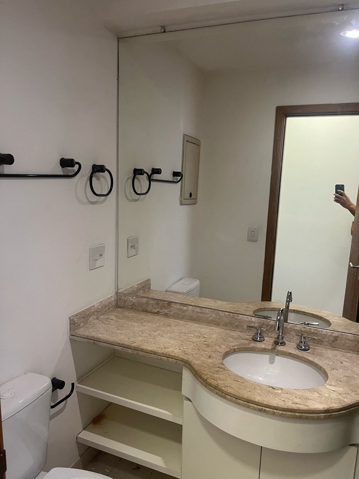 Apartamento para alugar com 2 quartos, 68m² - Foto 13