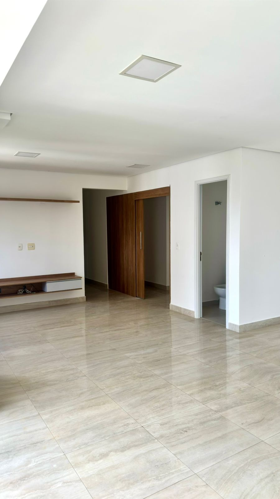 Apartamento para alugar com 2 quartos, 96m² - Foto 11