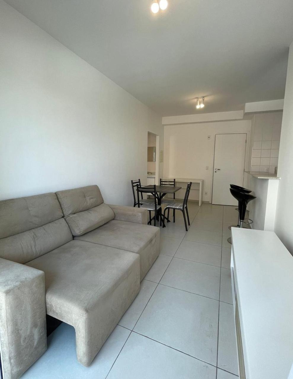 Apartamento à venda com 1 quarto, 50m² - Foto 3