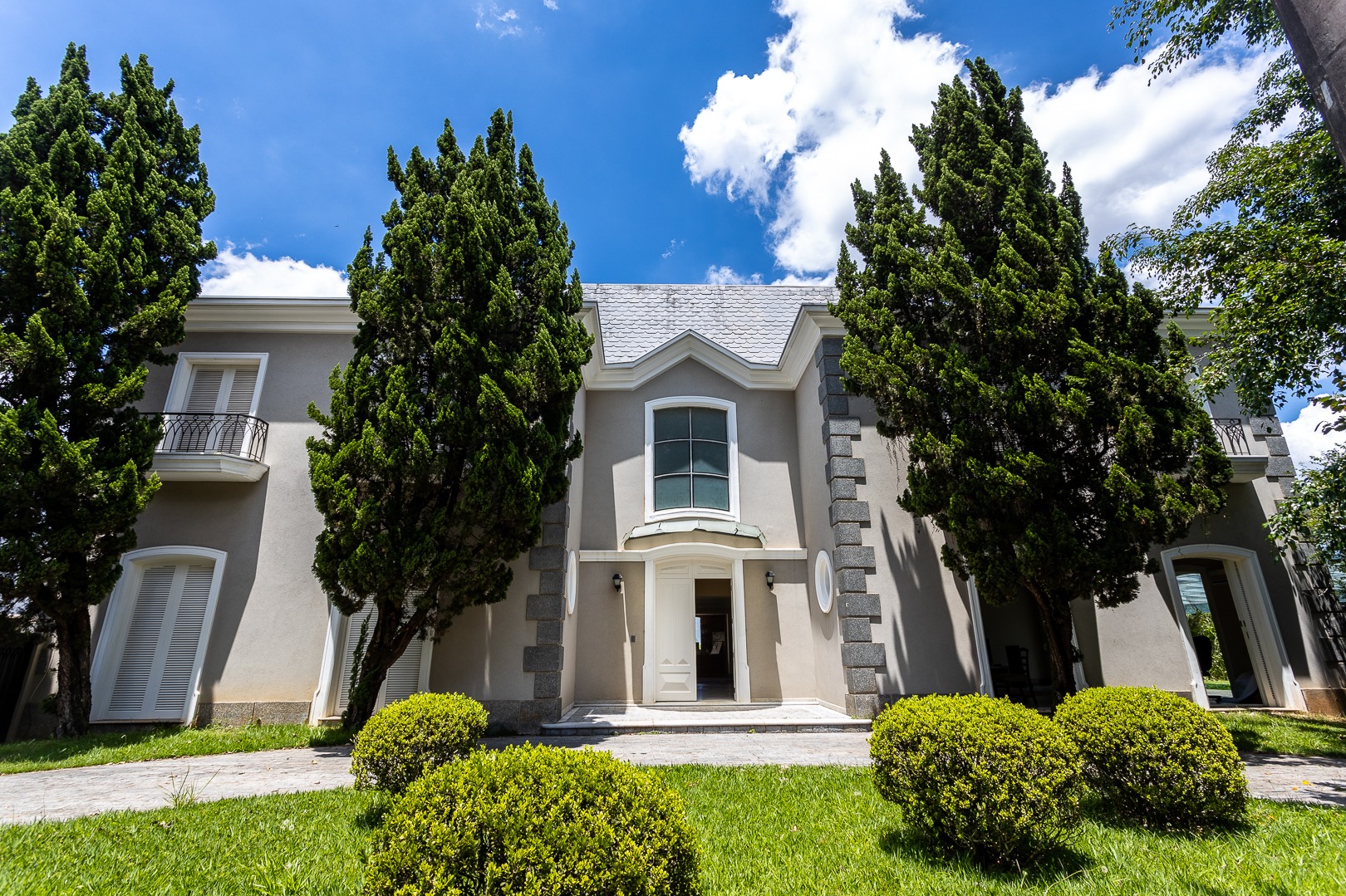 Casa de Condomínio para alugar com 4 quartos, 1200m² - Foto 2