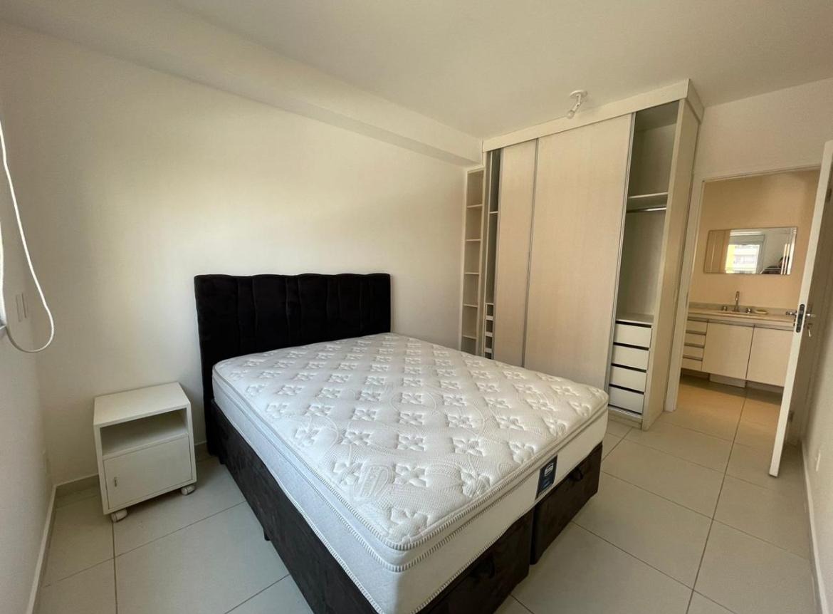 Apartamento à venda com 1 quarto, 50m² - Foto 9