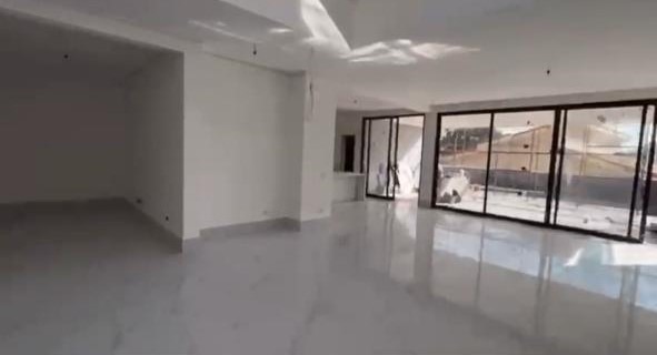 Casa de Condomínio à venda com 4 quartos, 489m² - Foto 1