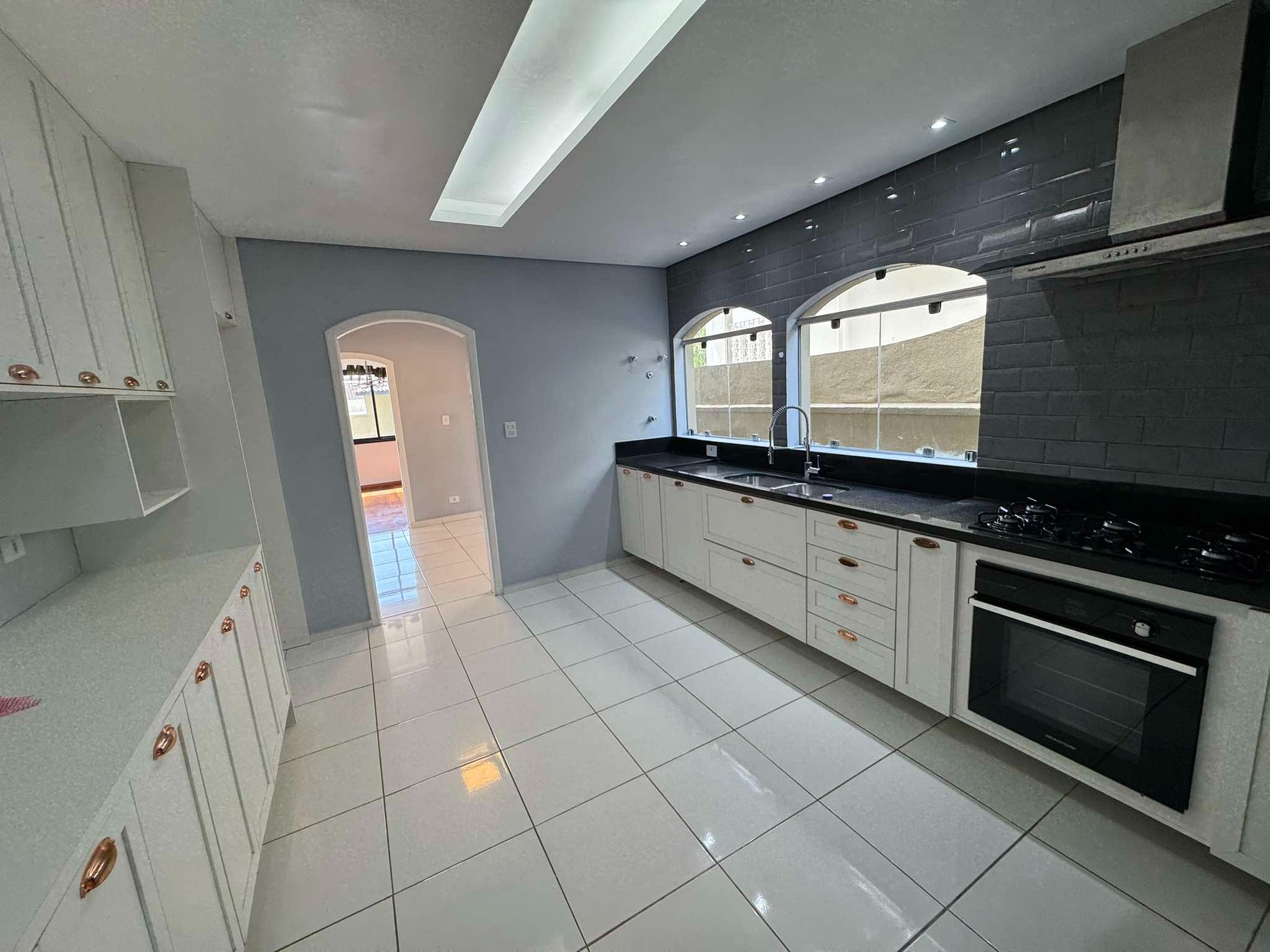 Casa de Condomínio à venda com 4 quartos, 350m² - Foto 37