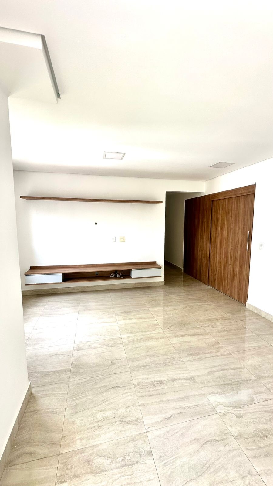 Apartamento para alugar com 2 quartos, 96m² - Foto 14