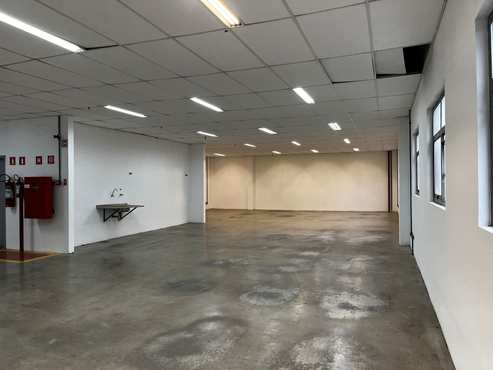 Depósito-Galpão-Armazém para alugar, 1298m² - Foto 18