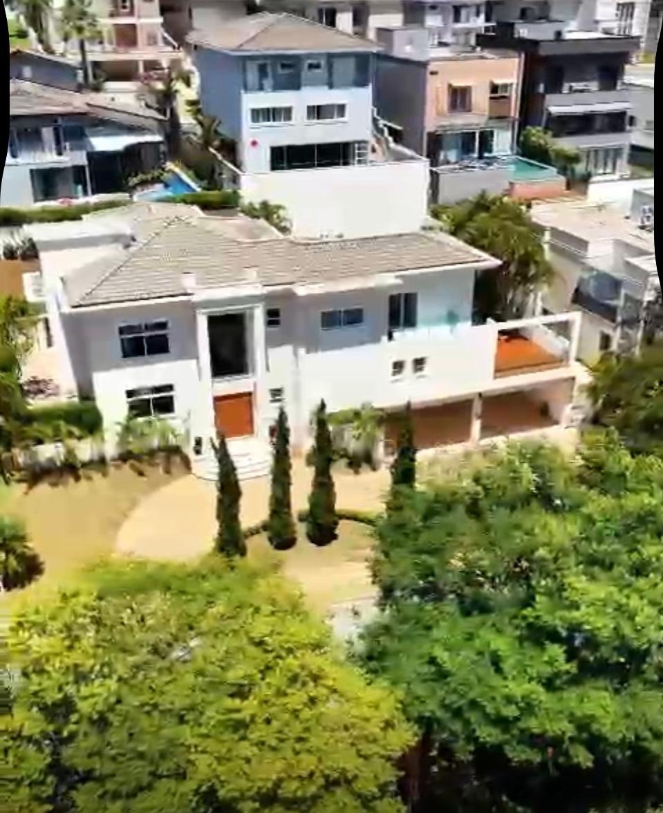 Casa de Condomínio à venda com 5 quartos, 618m² - Foto 1