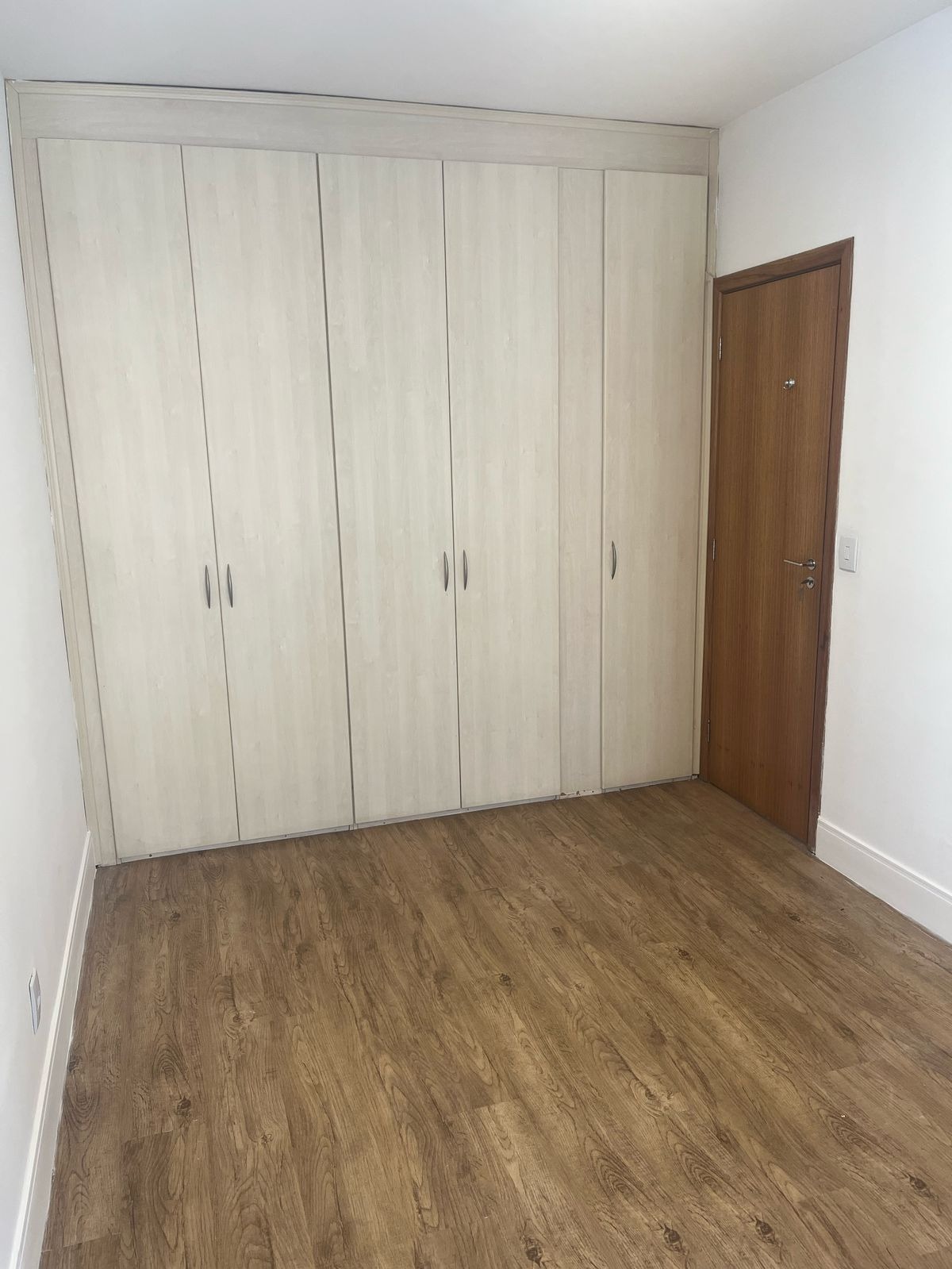 Apartamento para alugar com 2 quartos, 68m² - Foto 12