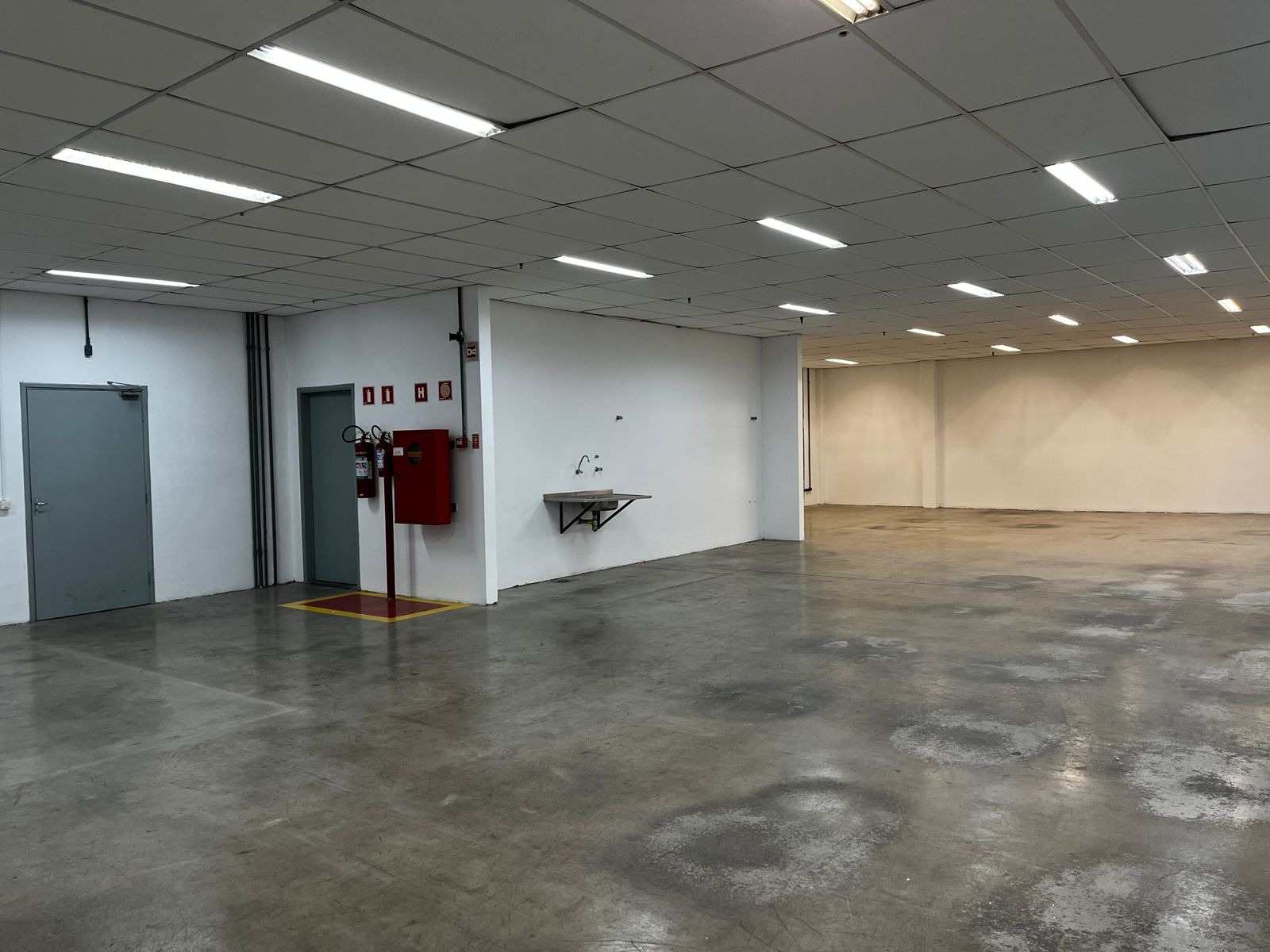 Depósito-Galpão-Armazém para alugar, 1298m² - Foto 19