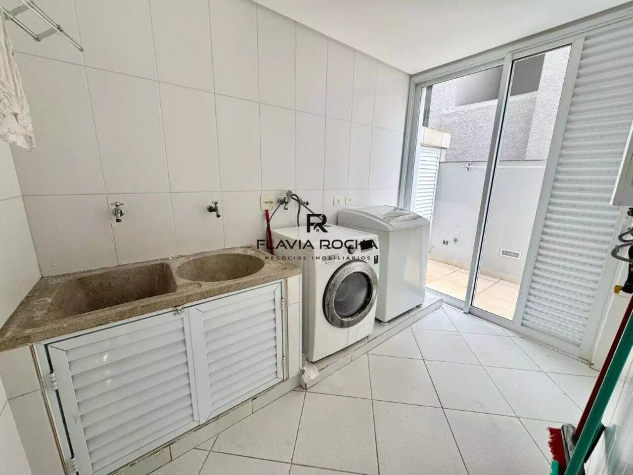 Casa de Condomínio à venda com 4 quartos, 280m² - Foto 24