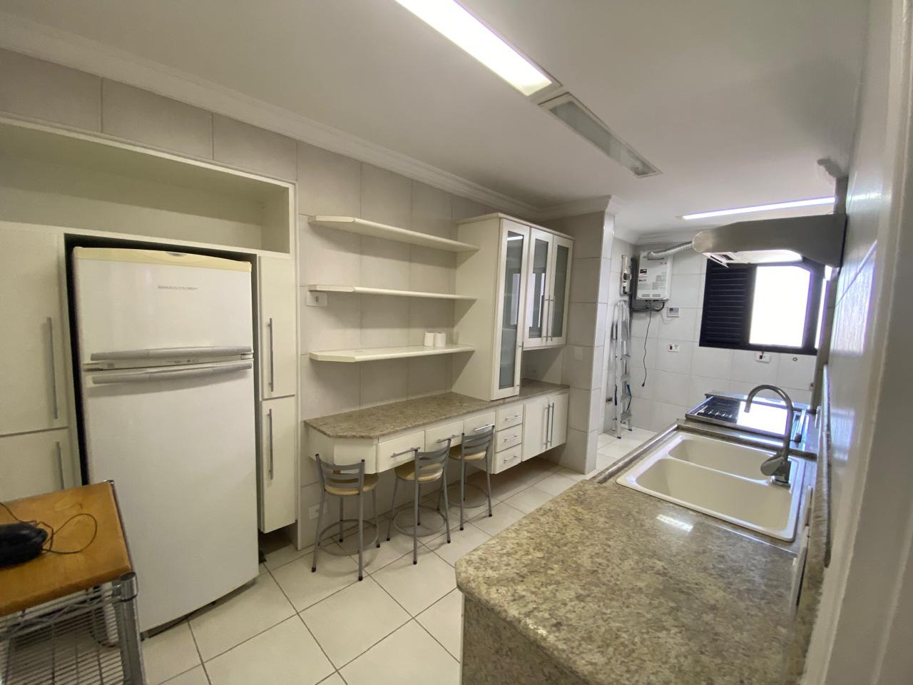 Apartamento para alugar com 3 quartos, 153m² - Foto 5