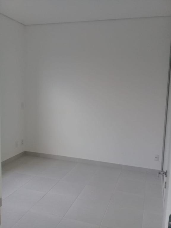 Apartamento para alugar com 1 quarto, 55m² - Foto 8