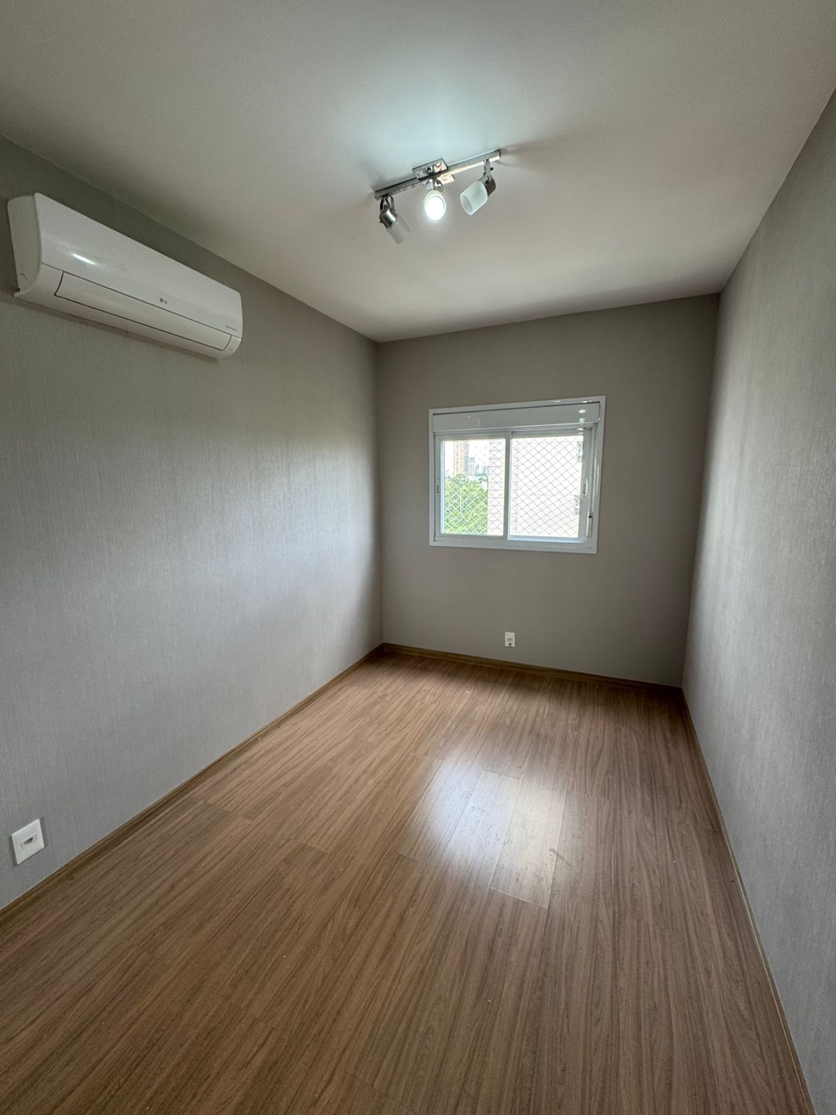 Apartamento para alugar com 3 quartos, 110m² - Foto 28