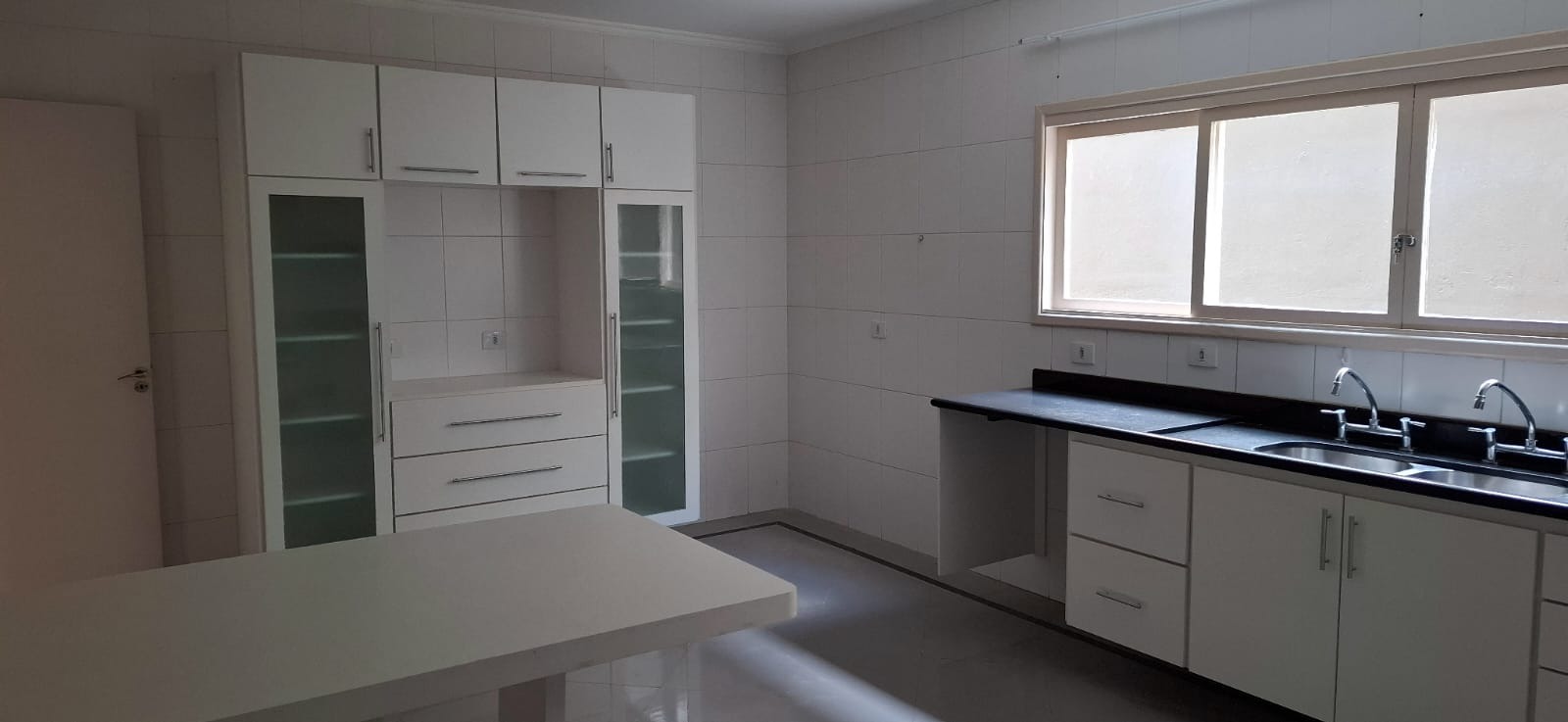 Casa de Condomínio para alugar com 4 quartos, 500m² - Foto 5