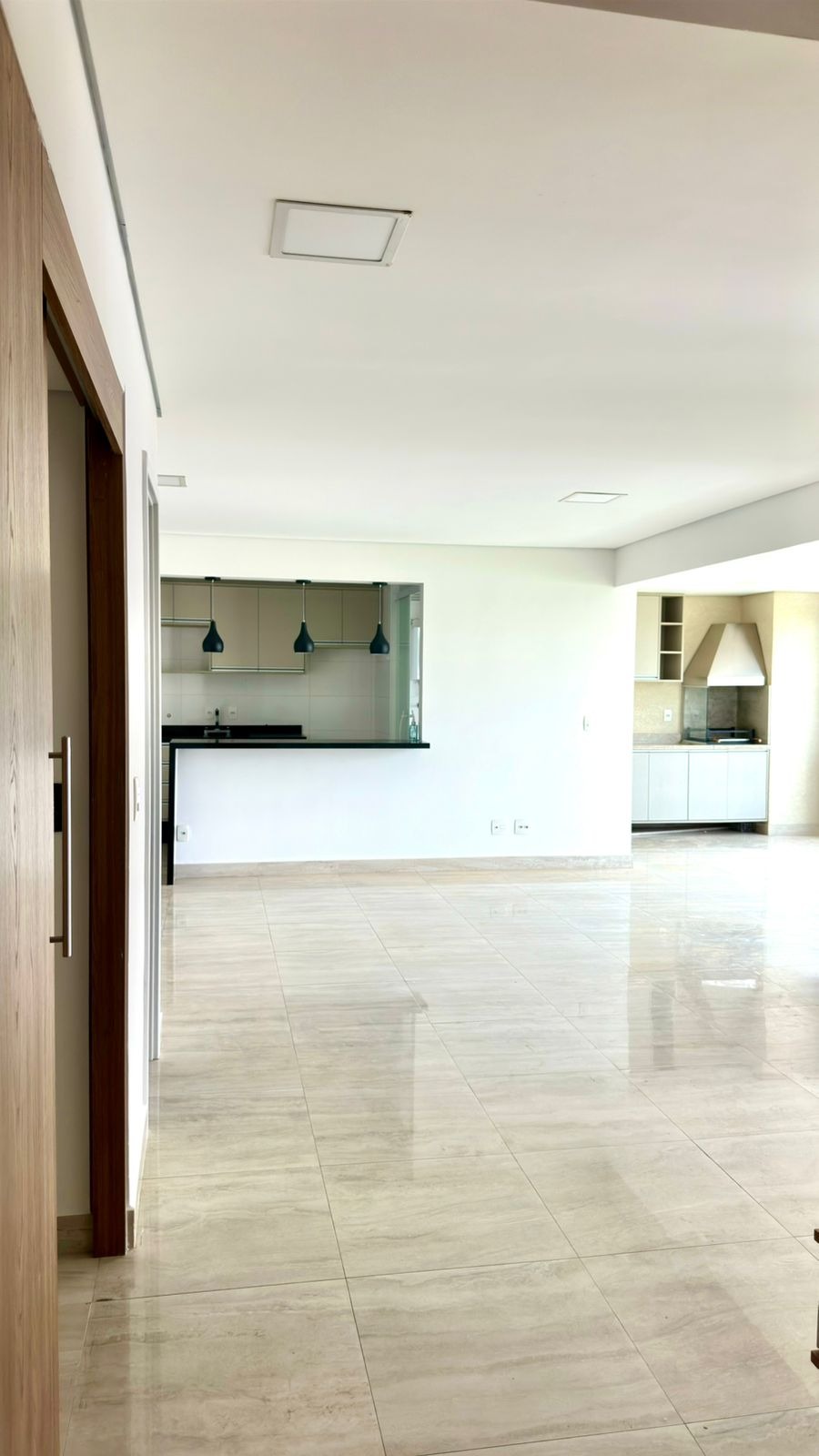 Apartamento para alugar com 2 quartos, 96m² - Foto 8