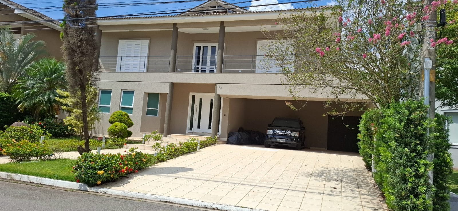 Casa de Condomínio para alugar com 4 quartos, 500m² - Foto 1