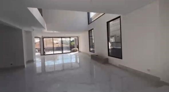 Casa de Condomínio à venda com 4 quartos, 489m² - Foto 4