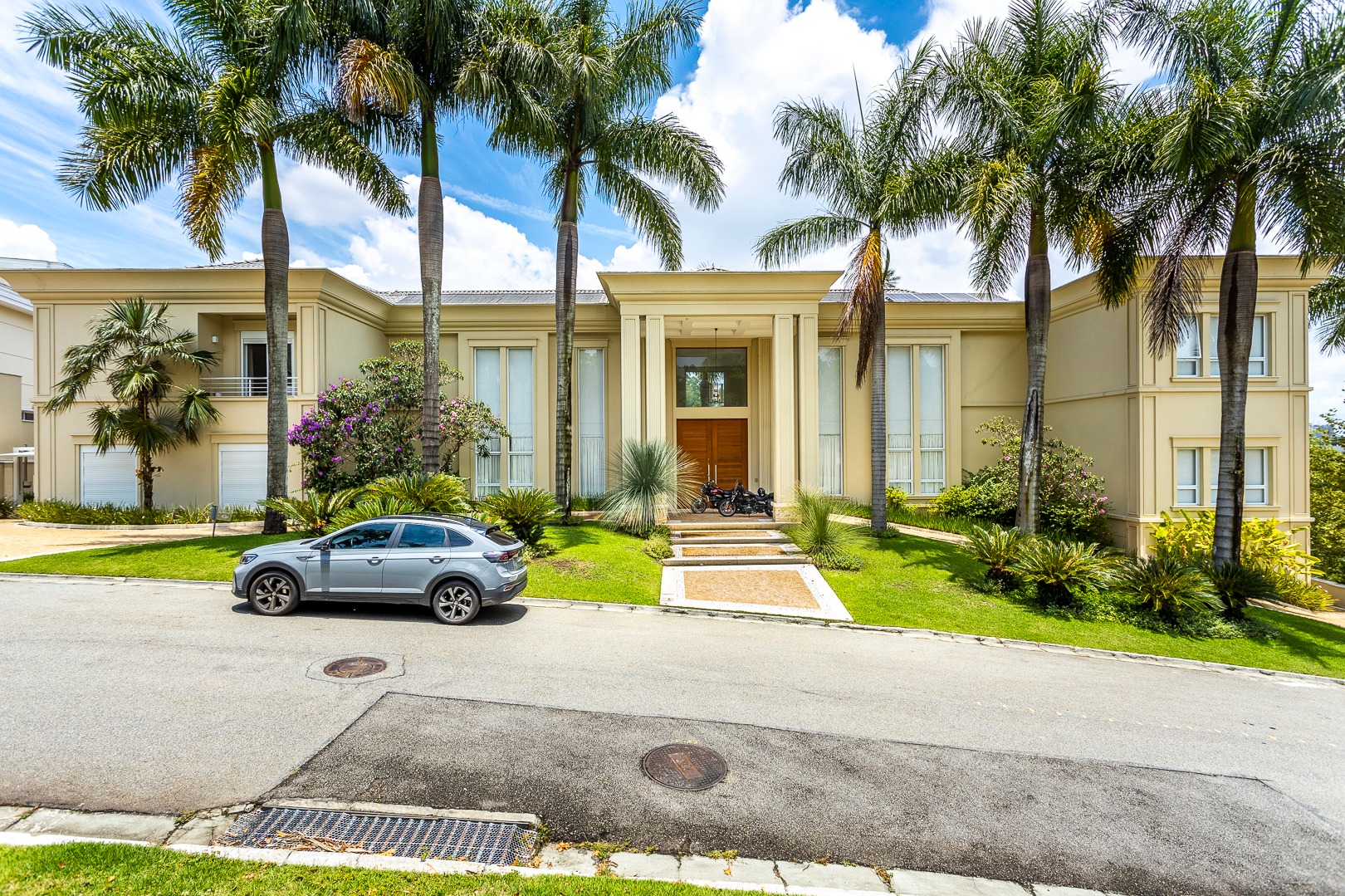 Casa de Condomínio à venda com 5 quartos, 1587m² - Foto 1