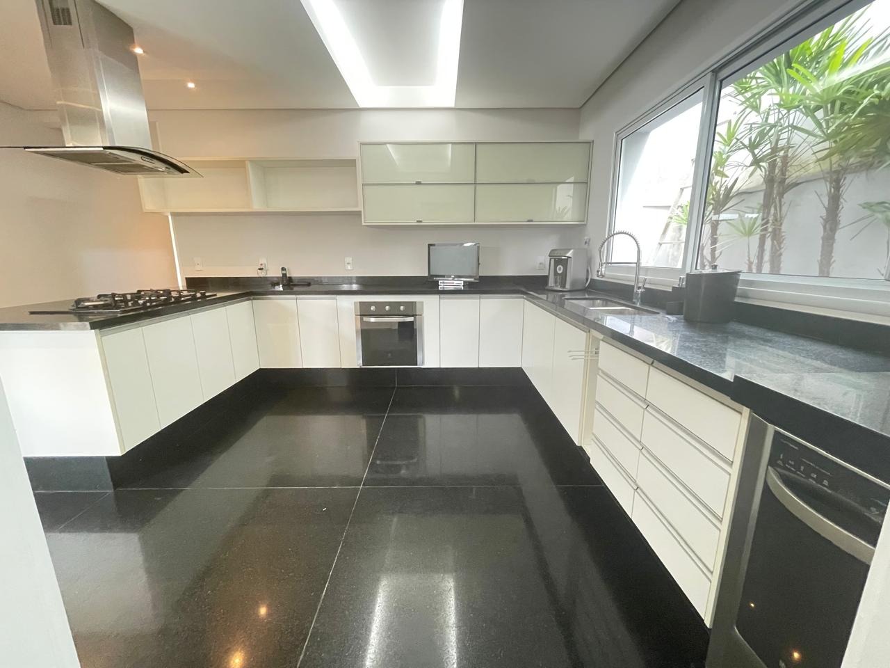 Casa de Condomínio à venda e aluguel com 4 quartos, 464m² - Foto 22