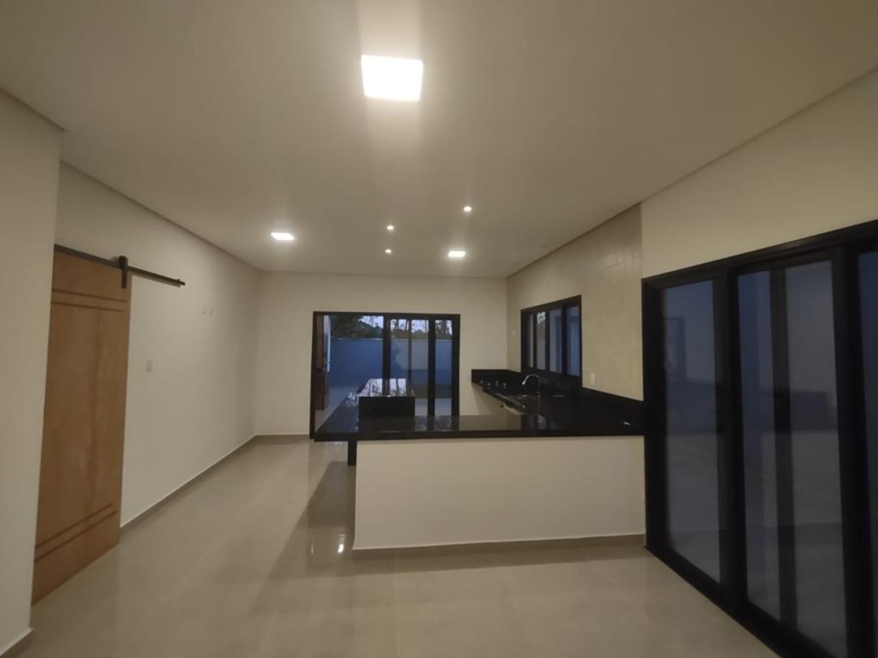 Casa à venda com 3 quartos, 167m² - Foto 3