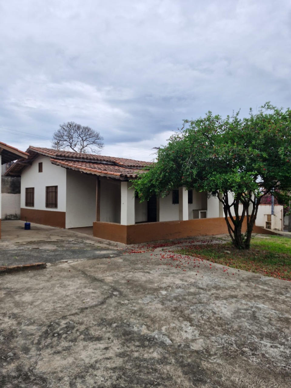 Casa à venda e aluguel com 4 quartos - Foto 1