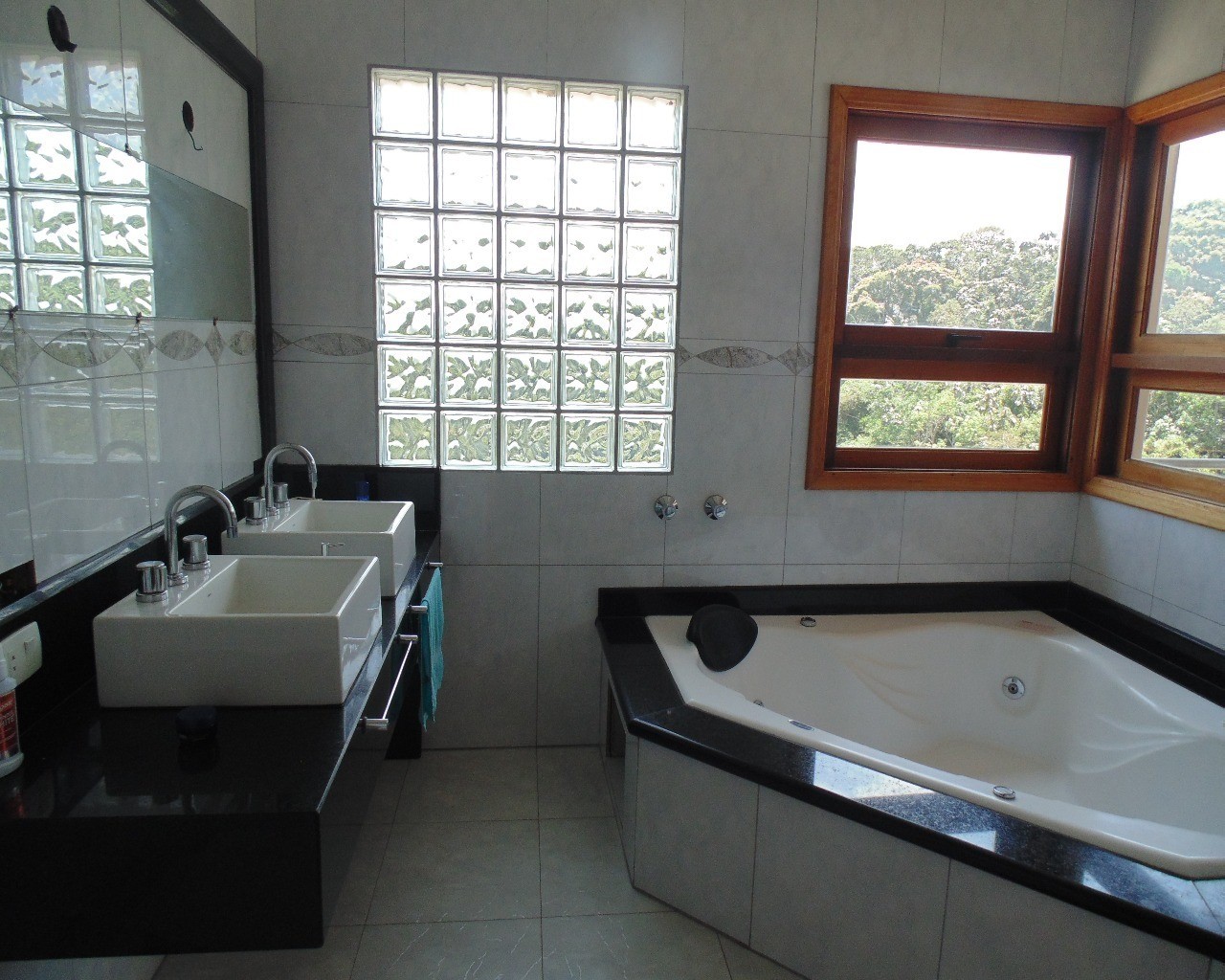 Casa de Condomínio à venda e aluguel com 3 quartos, 300m² - Foto 27