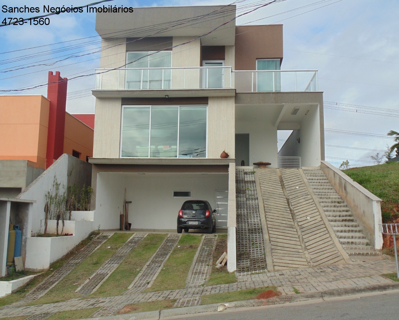 Casa de Condomínio à venda com 4 quartos, 300m² - Foto 1