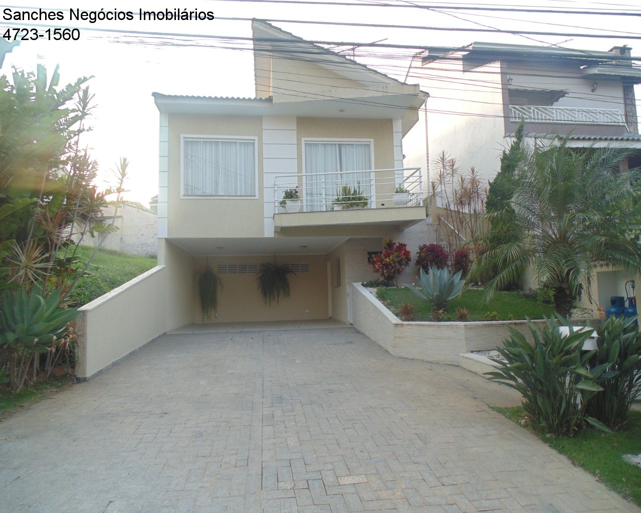 Casa de Condomínio à venda com 4 quartos, 300m² - Foto 1