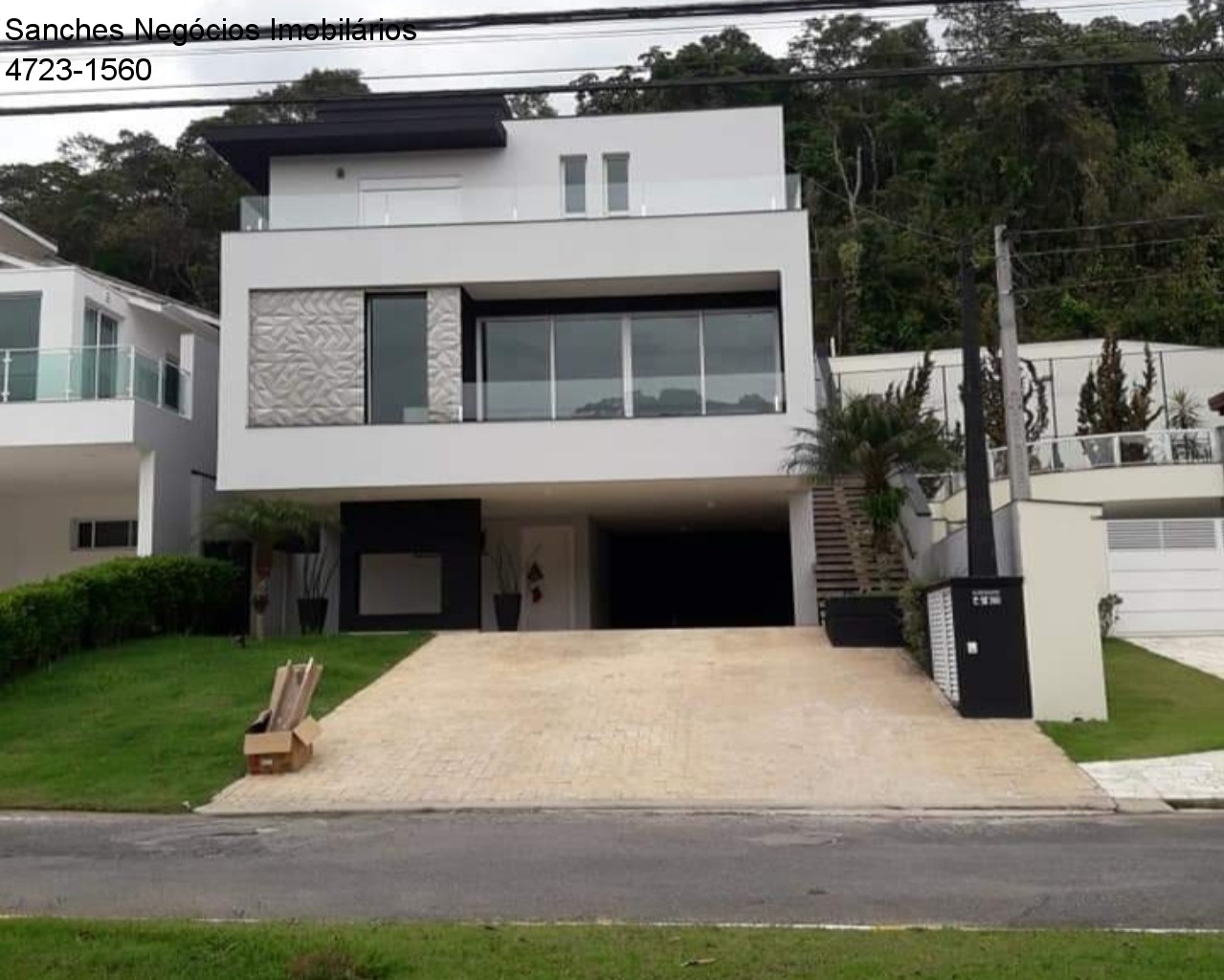 Casa de Condomínio à venda com 3 quartos, 360m² - Foto 1