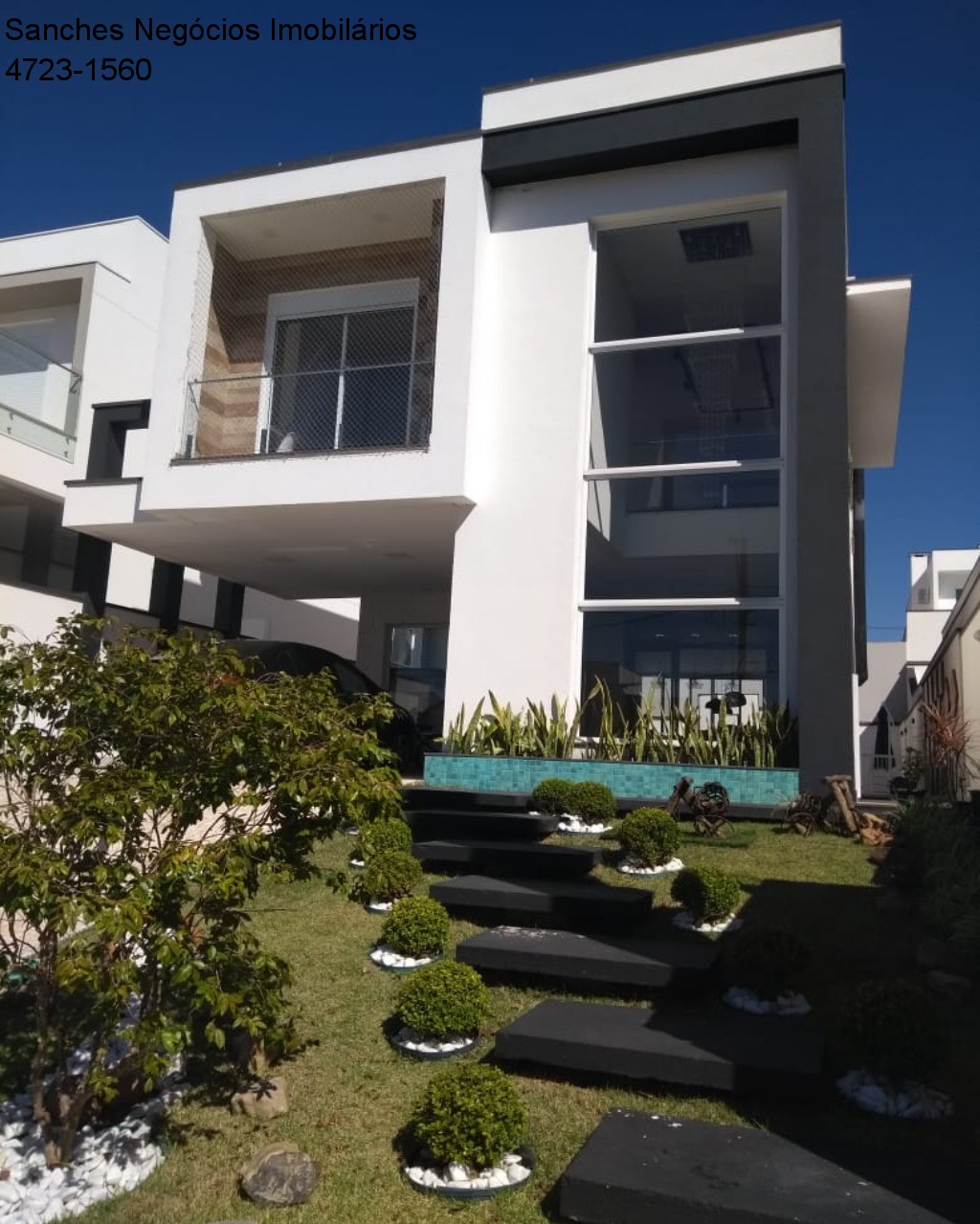 Casa de Condomínio à venda com 3 quartos, 300m² - Foto 1