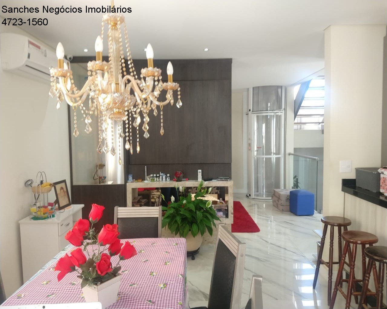 Casa de Condomínio à venda com 3 quartos, 300m² - Foto 2