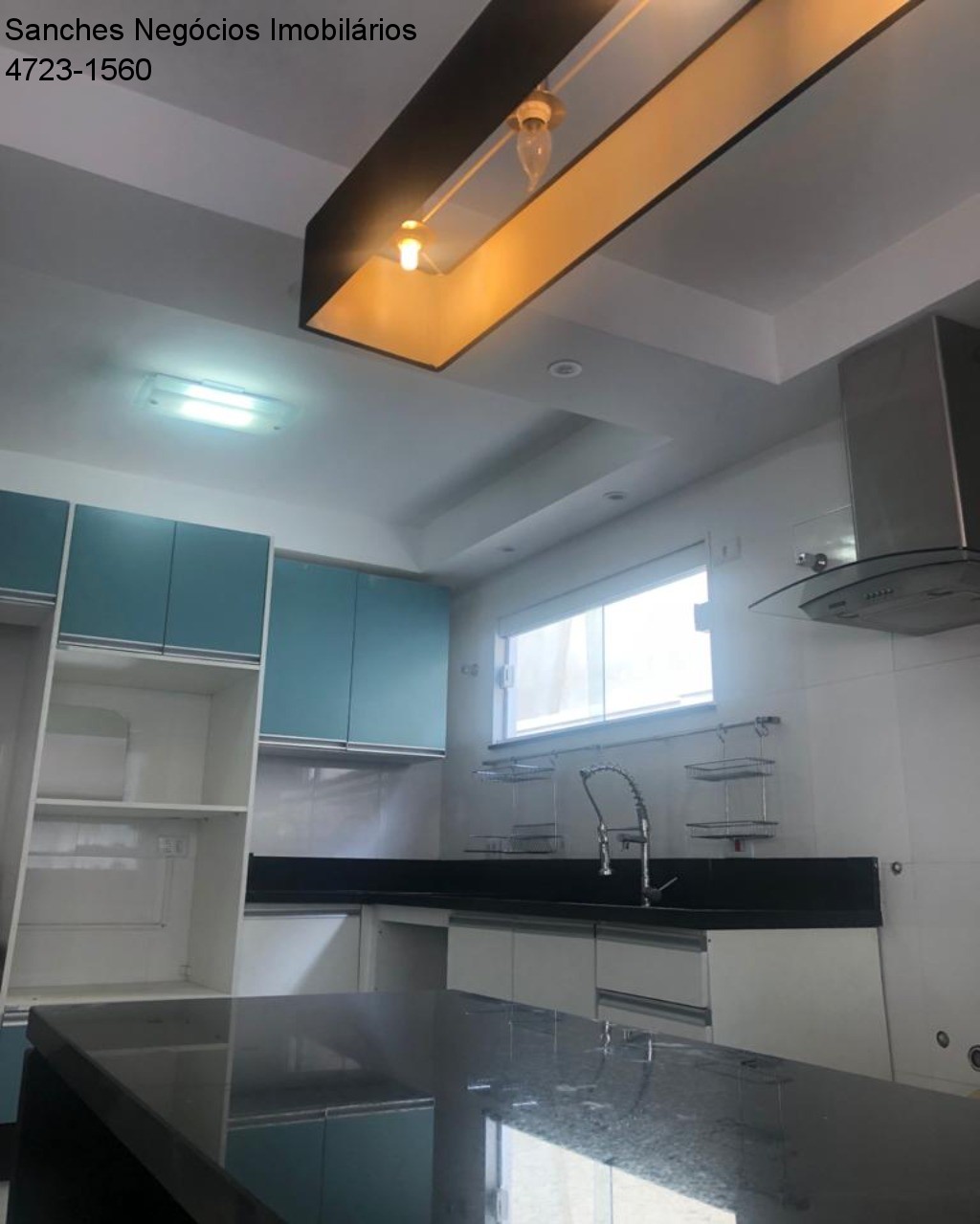 Sobrado à venda com 4 quartos, 300m² - Foto 2