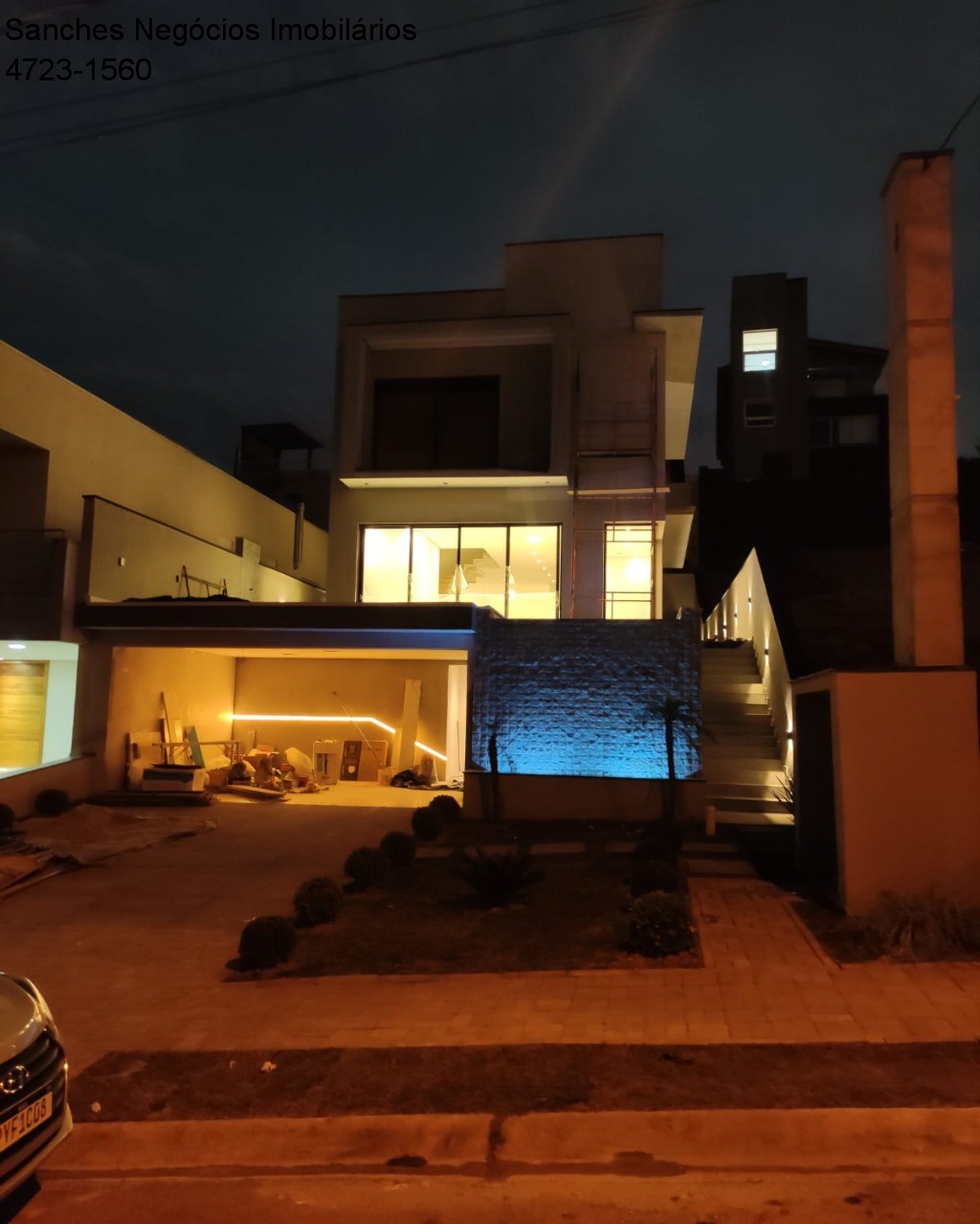 Casa de Condomínio à venda com 3 quartos, 332m² - Foto 1