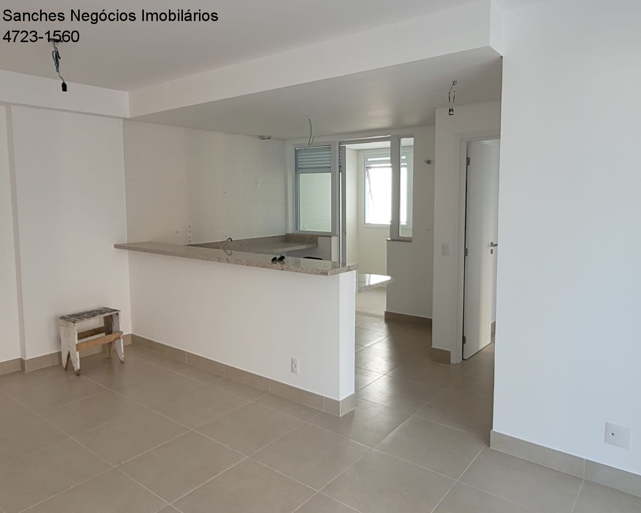 Apartamento à venda com 3 quartos, 135m² - Foto 2