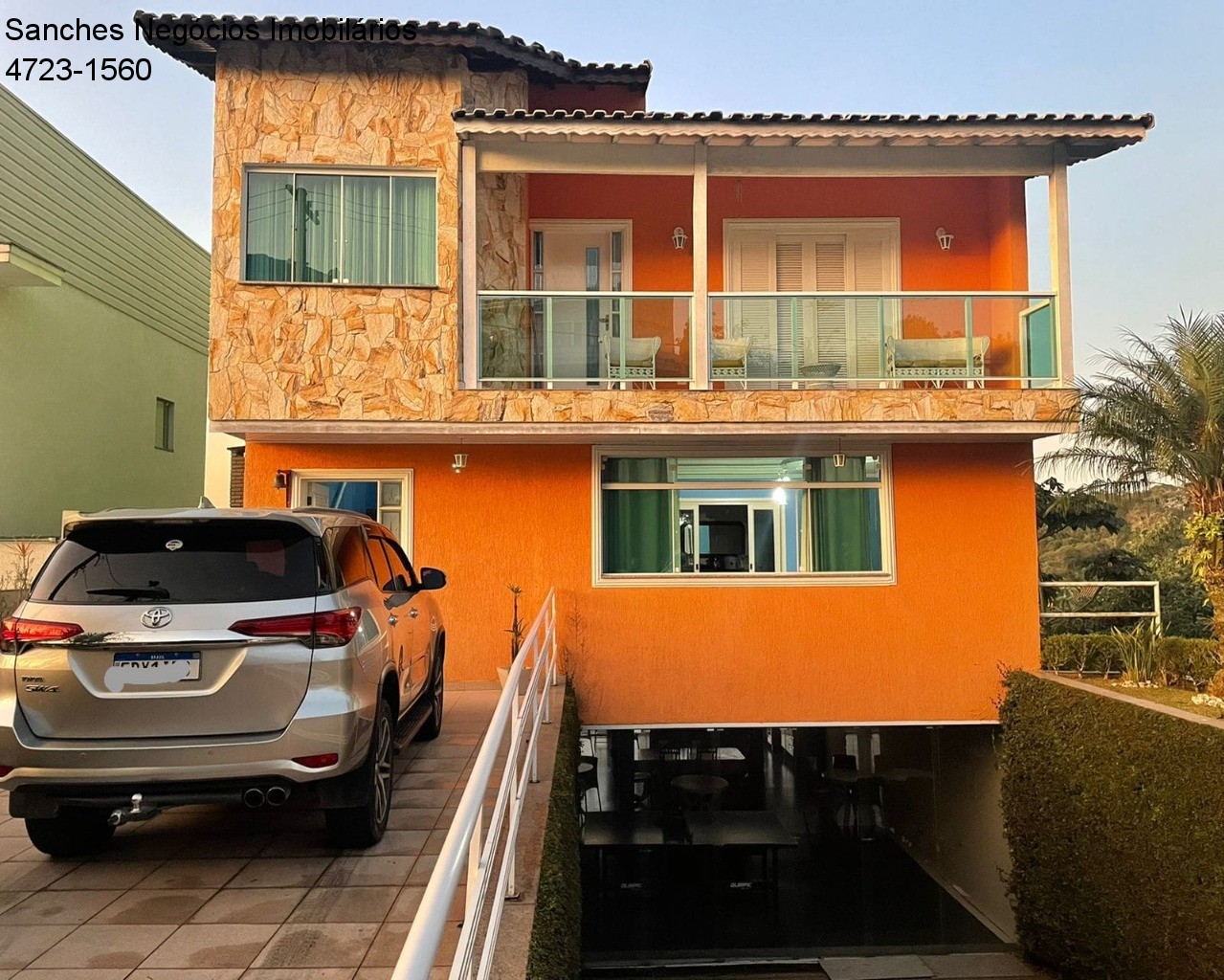 Casa de Condomínio à venda com 3 quartos, 360m² - Foto 1