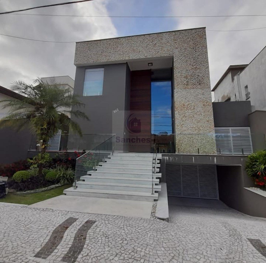 Sobrado à venda com 7 quartos, 540m² - Foto 1