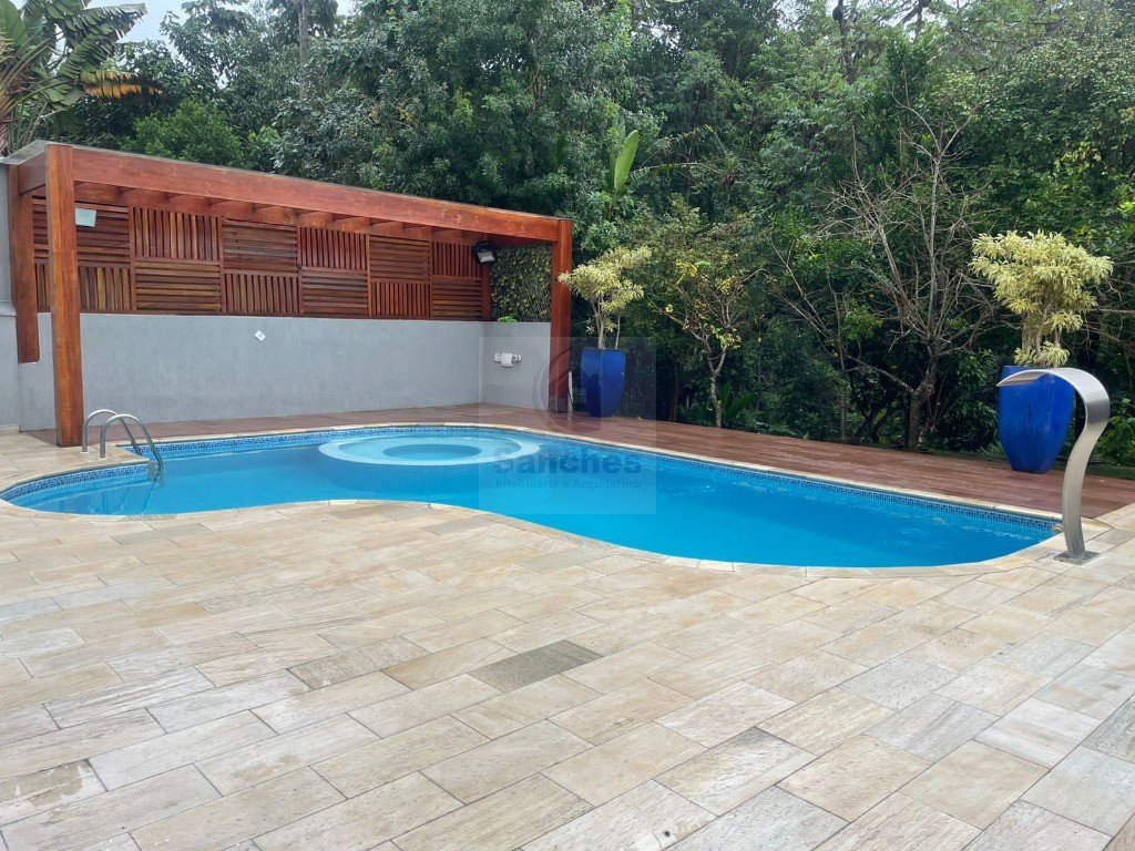 Casa de Condomínio à venda com 3 quartos, 380m² - Foto 2