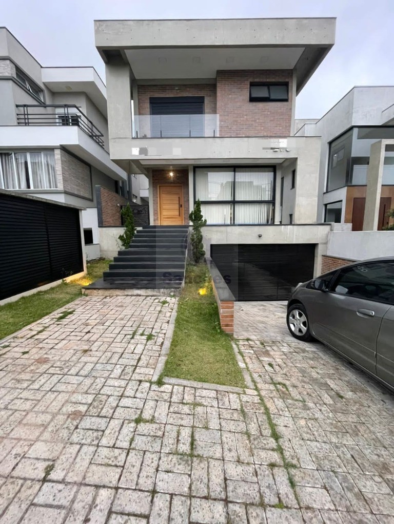 Sobrado à venda com 4 quartos, 500m² - Foto 1