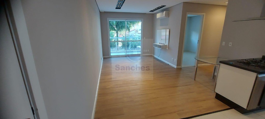 Apartamento à venda com 2 quartos, 72m² - Foto 2